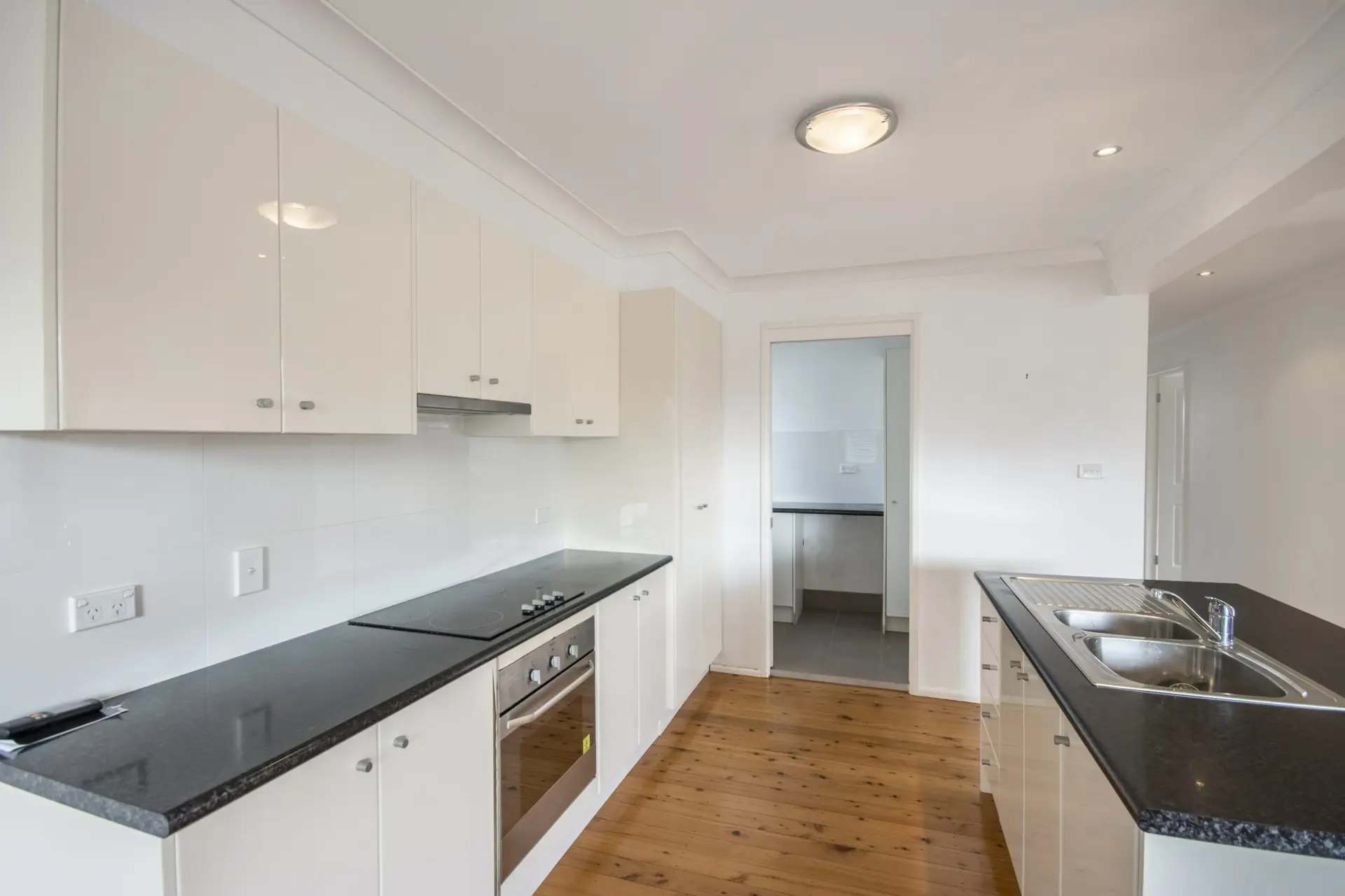 11227043_3_propertyphoto_170323_062024-w5166-h3444