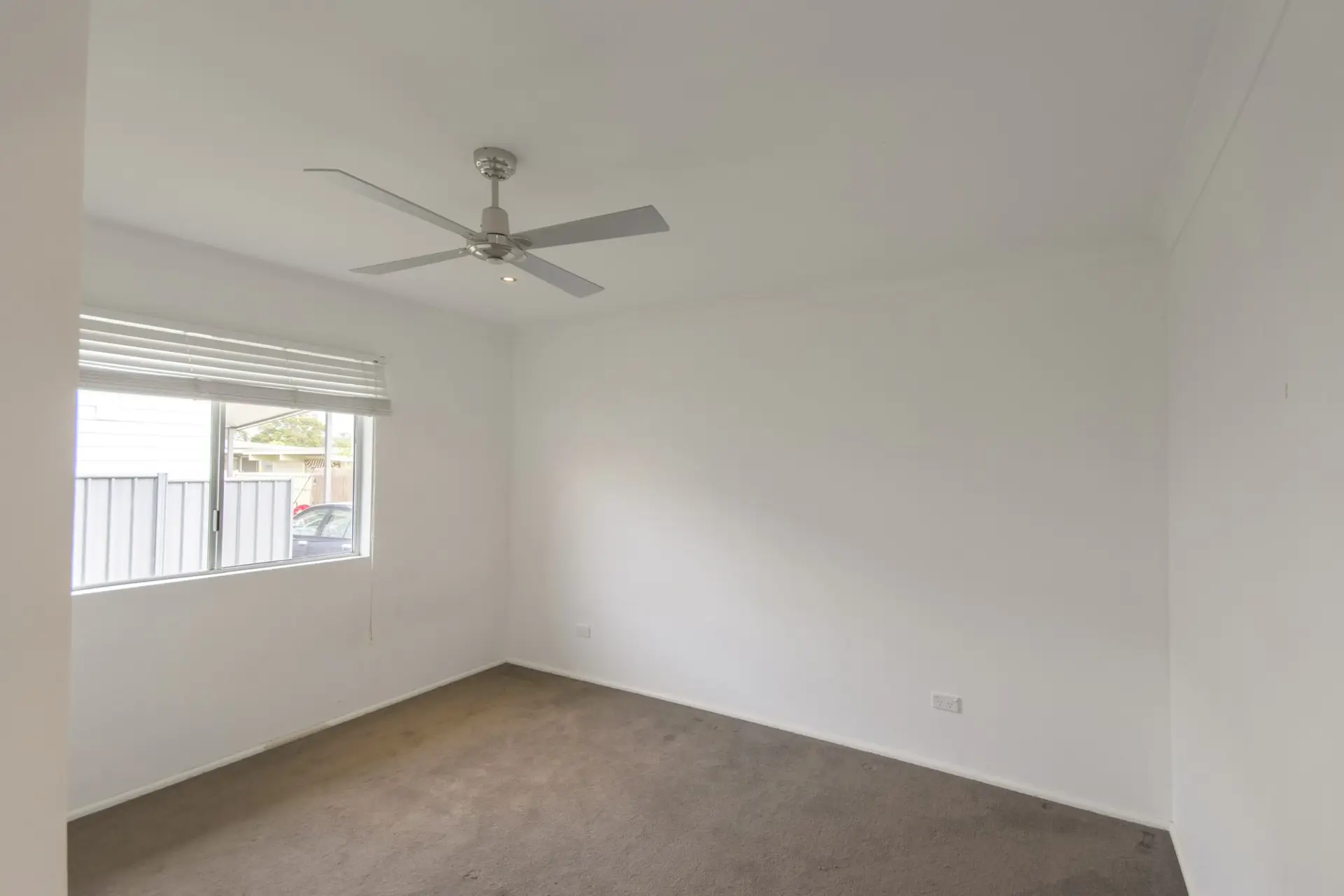11227043_5_propertyphoto_170323_062024-w5162-h3441
