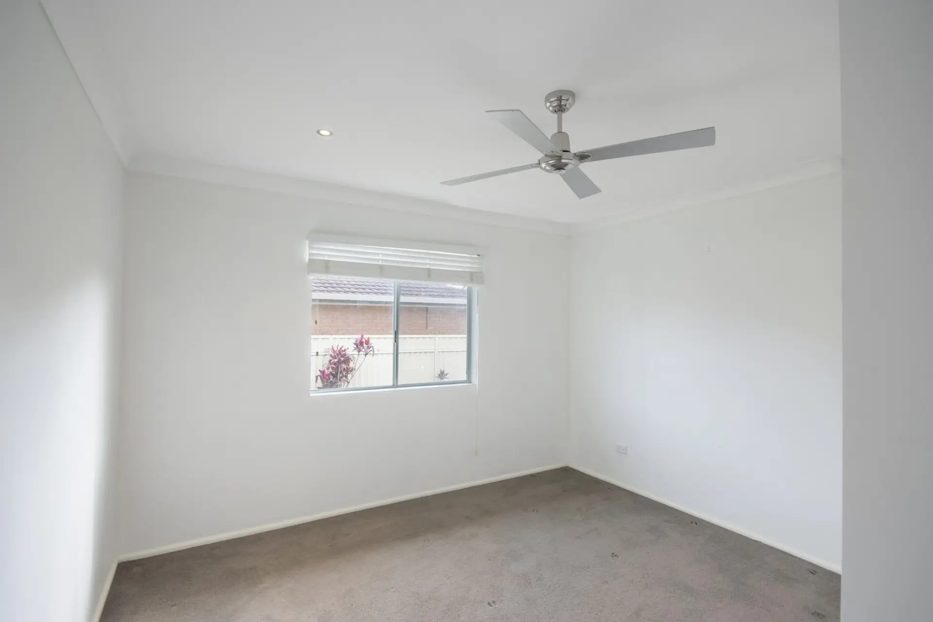 11227043_6_propertyphoto_170323_062024-w5160-h3440